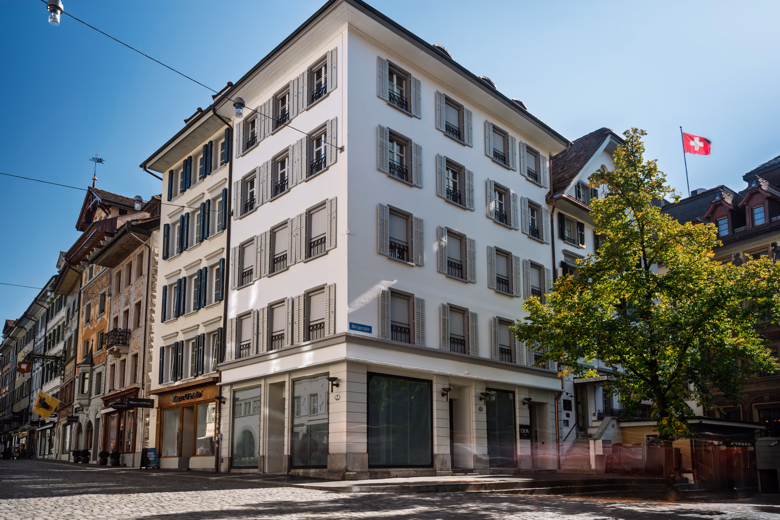 Das Haus Metzgerrainle 1 der ODA Suites in der Luzerner Altstadt mit Blick in zwei Gassen